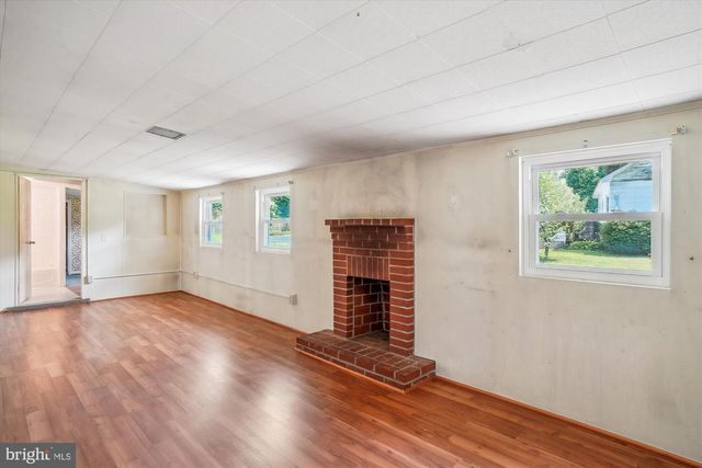 4 MAPLE AVE, Walkersville, MD 21793