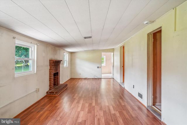 4 MAPLE AVE, Walkersville, MD 21793