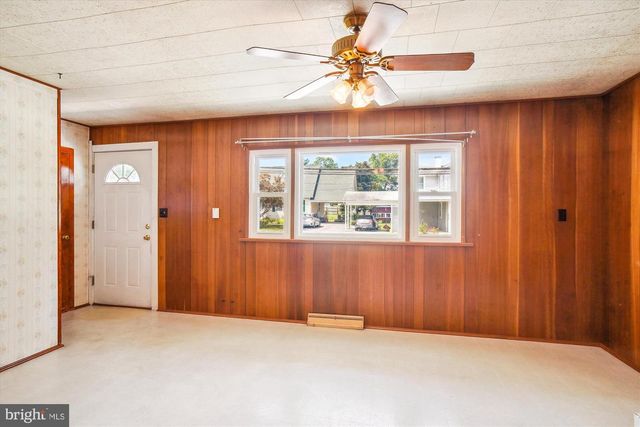 4 MAPLE AVE, Walkersville, MD 21793