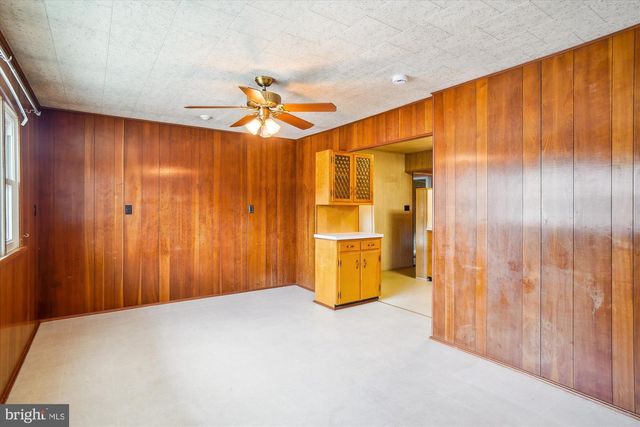 4 MAPLE AVE, Walkersville, MD 21793