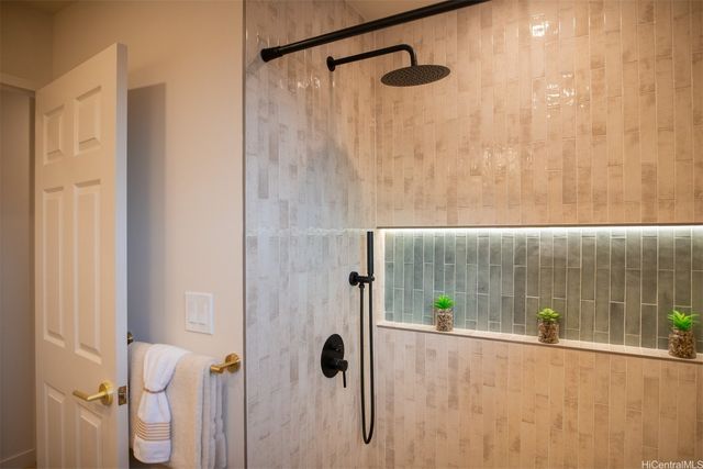 2550 Ipulei Way, Honolulu, HI 96816