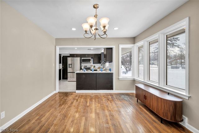 1081 Carver Road, Cleveland Heights, OH 44112