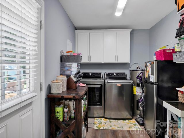 421 Catawba Circle N, Matthews, NC 28104