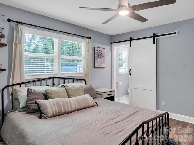 421 Catawba Circle N, Matthews, NC 28104