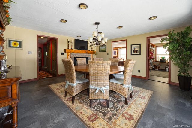 40 Ireland Drive, Poughkeepsie, NY 12603