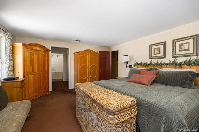 40 Ireland Drive, Poughkeepsie, NY 12603