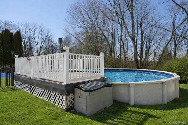 40 Ireland Drive, Poughkeepsie, NY 12603