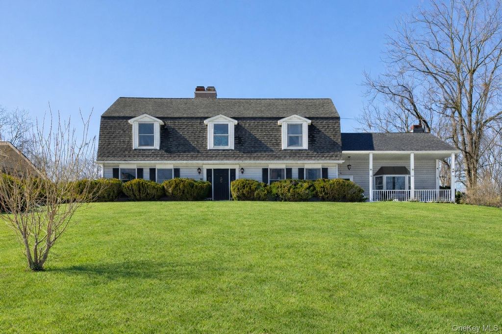 40 Ireland Drive, Poughkeepsie, NY 12603