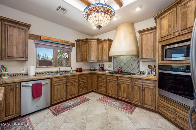 1880 El Presidio Drive, Las Cruces, NM 88011