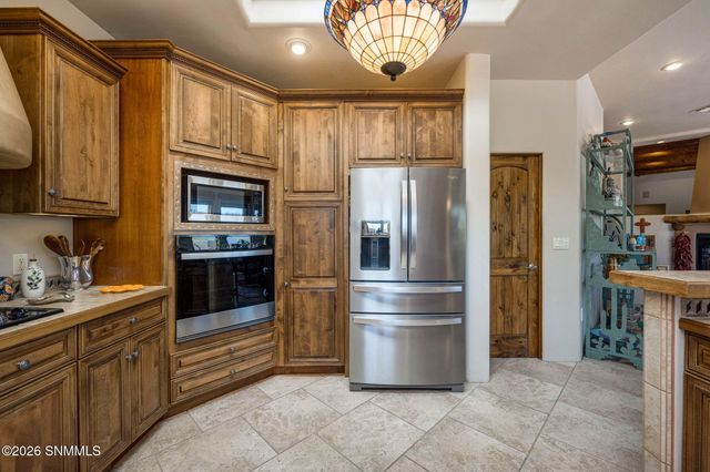 1880 El Presidio Drive, Las Cruces, NM 88011