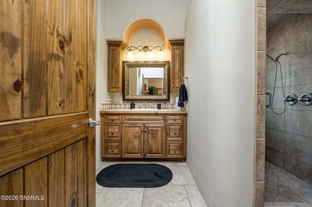 1880 El Presidio Drive, Las Cruces, NM 88011