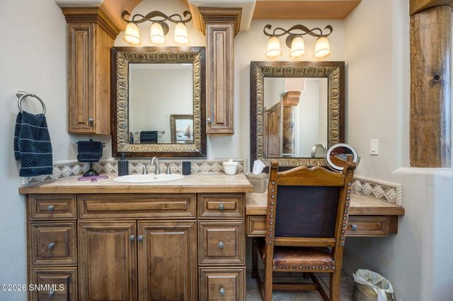 1880 El Presidio Drive, Las Cruces, NM 88011