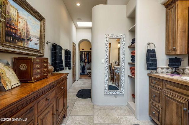 1880 El Presidio Drive, Las Cruces, NM 88011