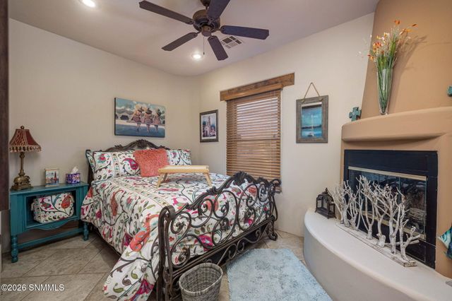 1880 El Presidio Drive, Las Cruces, NM 88011