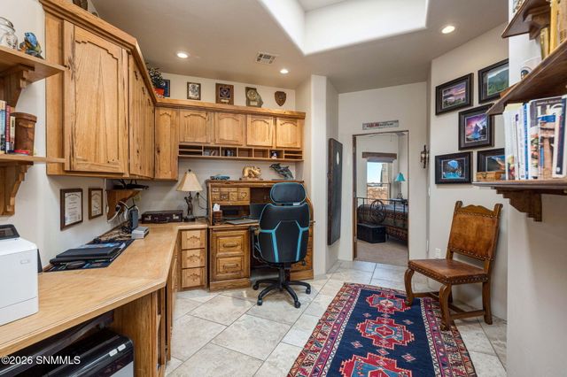 1880 El Presidio Drive, Las Cruces, NM 88011