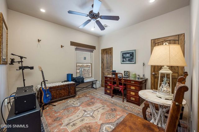 1880 El Presidio Drive, Las Cruces, NM 88011