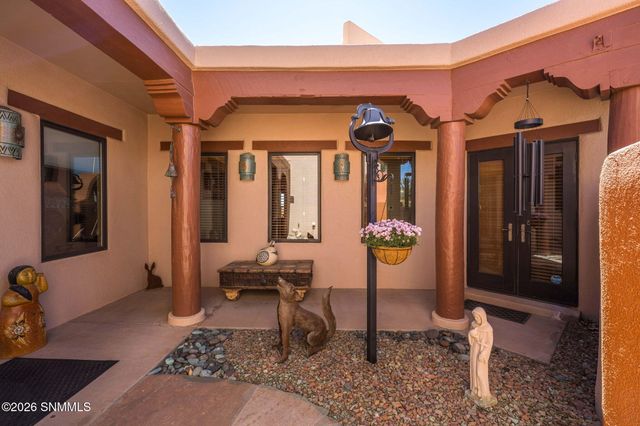 1880 El Presidio Drive, Las Cruces, NM 88011