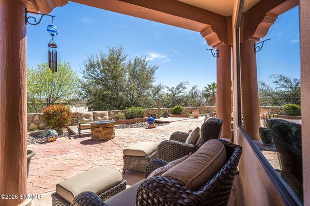 1880 El Presidio Drive, Las Cruces, NM 88011