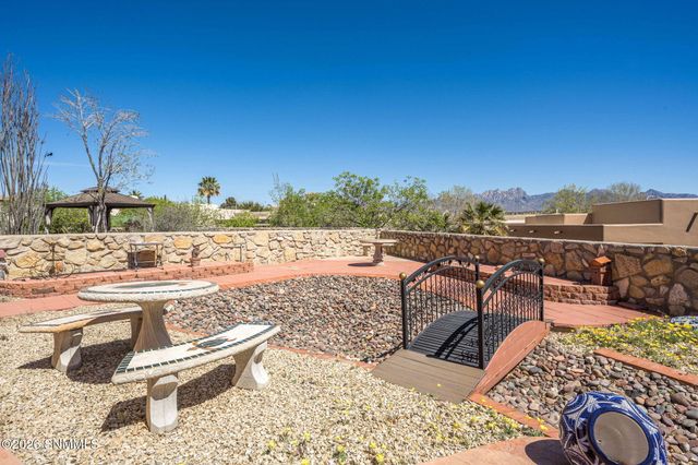 1880 El Presidio Drive, Las Cruces, NM 88011