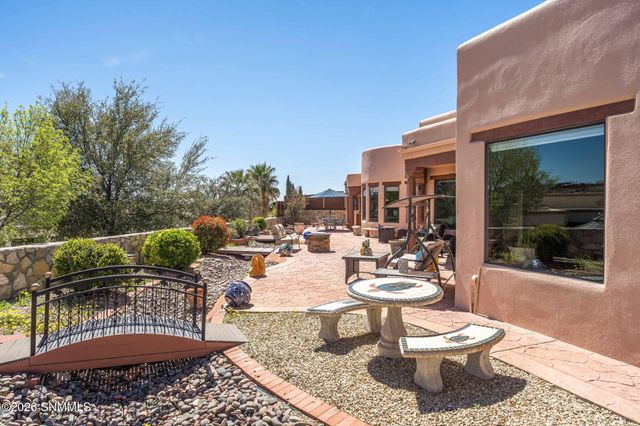 1880 El Presidio Drive, Las Cruces, NM 88011