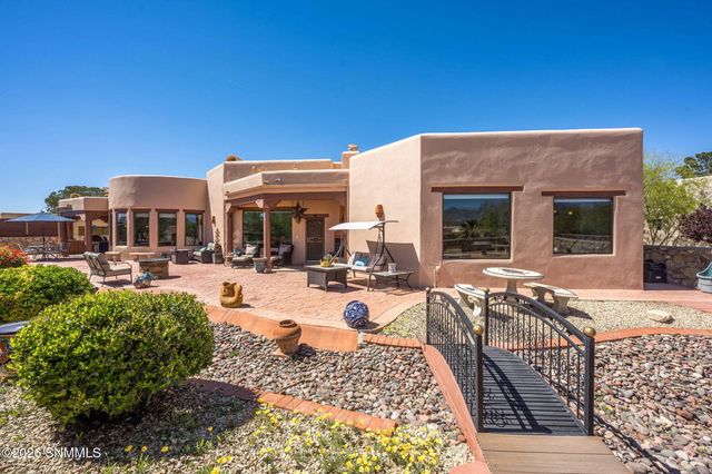 1880 El Presidio Drive, Las Cruces, NM 88011