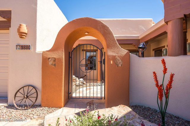 1880 El Presidio Drive, Las Cruces, NM 88011