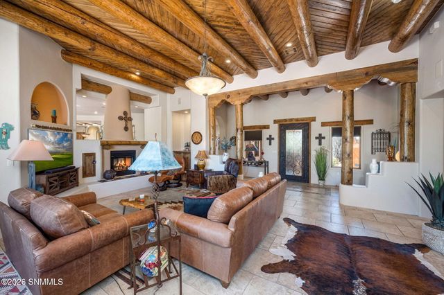 1880 El Presidio Drive, Las Cruces, NM 88011