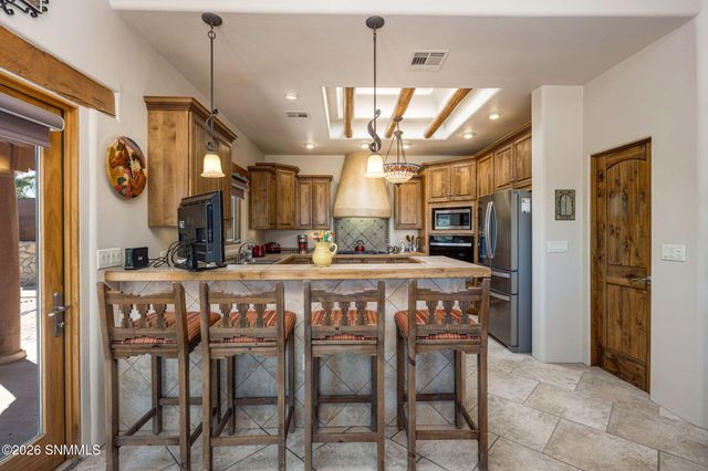 1880 El Presidio Drive, Las Cruces, NM 88011