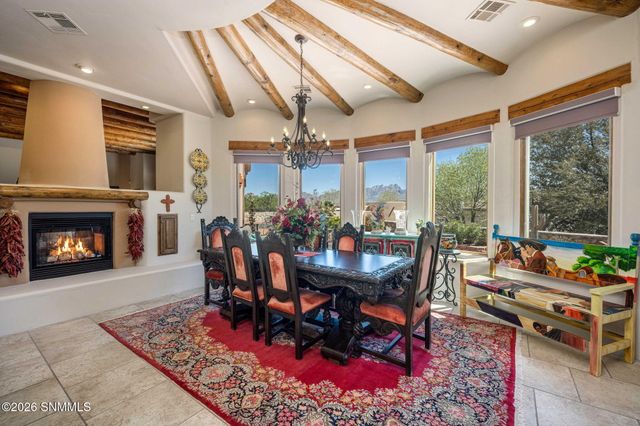 1880 El Presidio Drive, Las Cruces, NM 88011