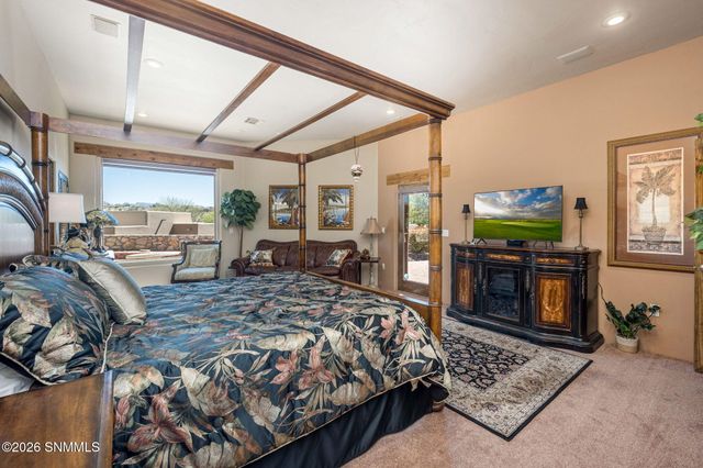 1880 El Presidio Drive, Las Cruces, NM 88011