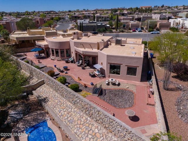 1880 El Presidio Drive, Las Cruces, NM 88011
