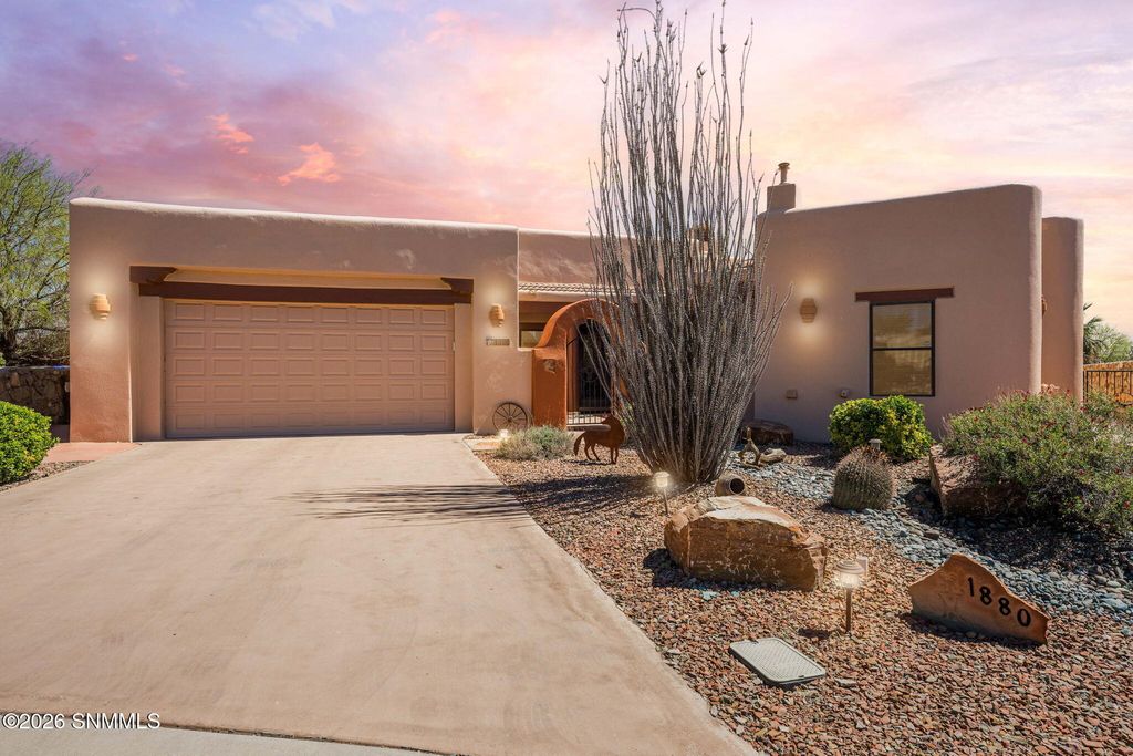 1880 El Presidio Drive, Las Cruces, NM 88011