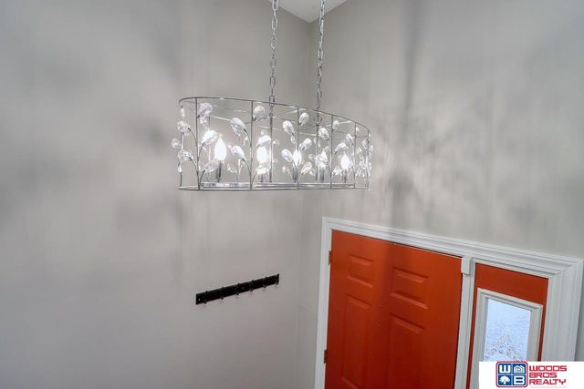 5607 Dogwood Drive, Lincoln, NE 68516