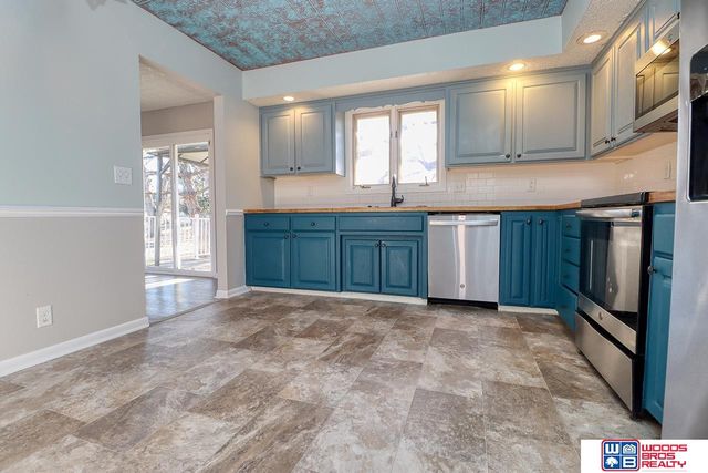 5607 Dogwood Drive, Lincoln, NE 68516