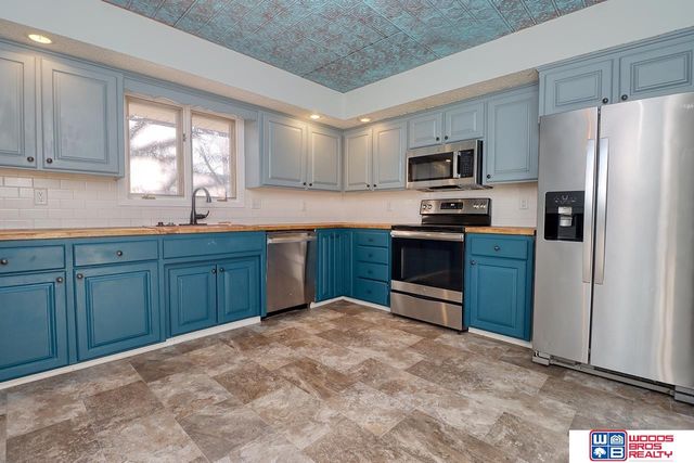 5607 Dogwood Drive, Lincoln, NE 68516