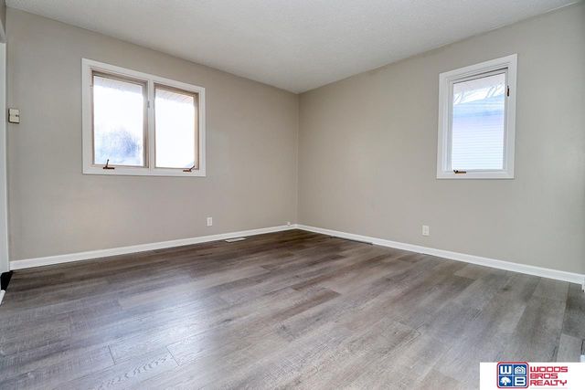 5607 Dogwood Drive, Lincoln, NE 68516