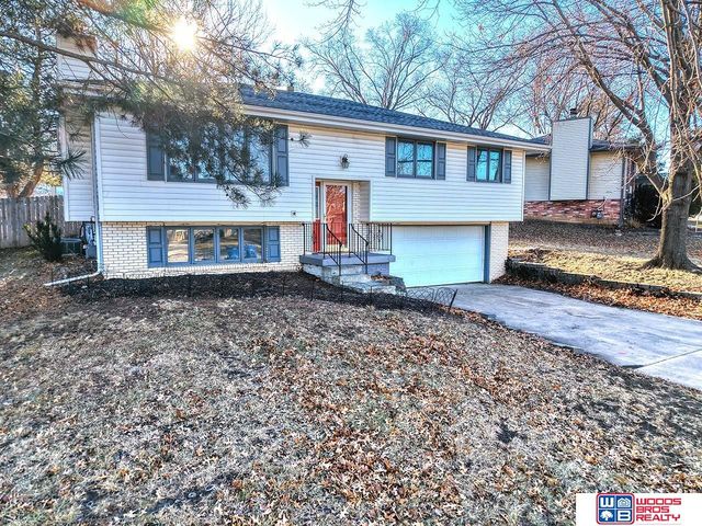 5607 Dogwood Drive, Lincoln, NE 68516