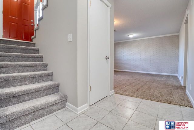 5607 Dogwood Drive, Lincoln, NE 68516