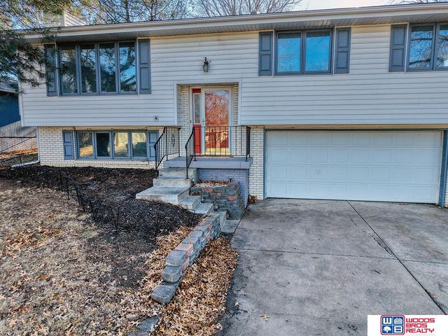 5607 Dogwood Drive, Lincoln, NE 68516