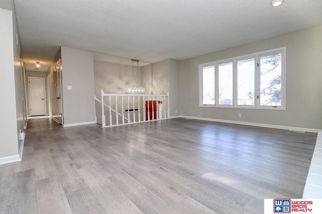 5607 Dogwood Drive, Lincoln, NE 68516