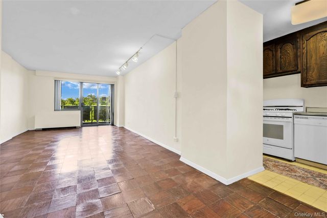 175-20 Wexford Terrace 10A, Jamaica Estates, NY 11432