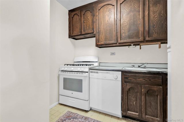 175-20 Wexford Terrace 10A, Jamaica Estates, NY 11432