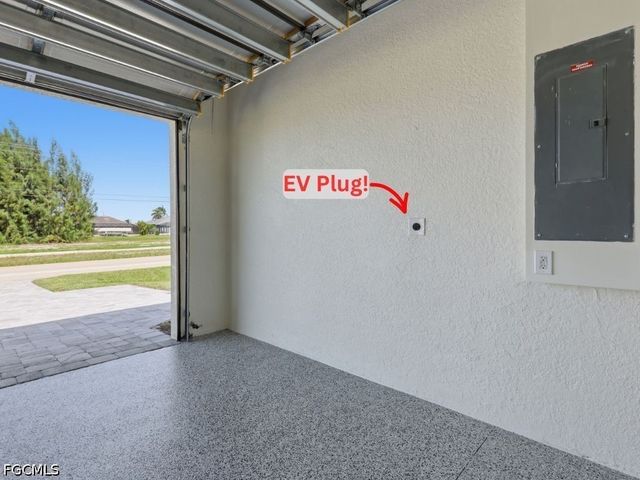 1428 Old Burnt Store RD N, Cape Coral, FL 33993