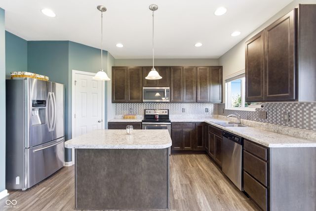 8701 N Dresden Drive, Mccordsville, IN 46055