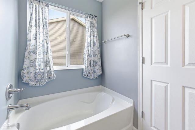 8701 N Dresden Drive, Mccordsville, IN 46055