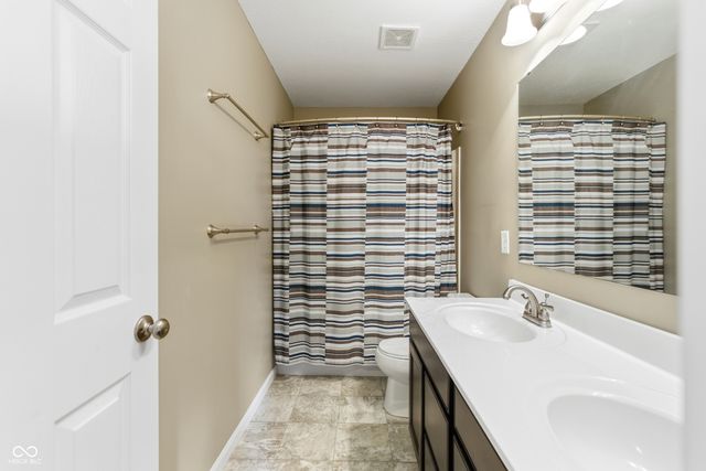 8701 N Dresden Drive, Mccordsville, IN 46055