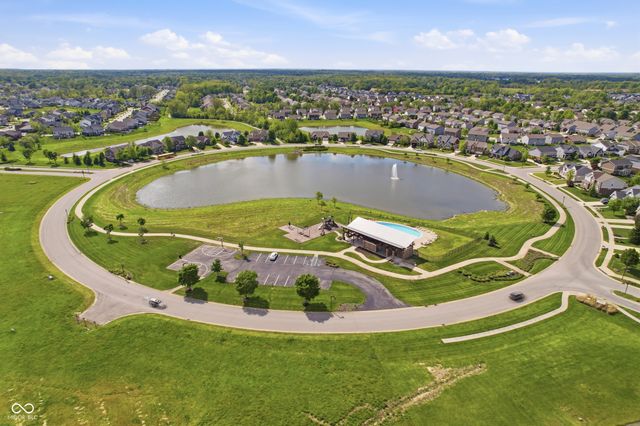 8701 N Dresden Drive, Mccordsville, IN 46055