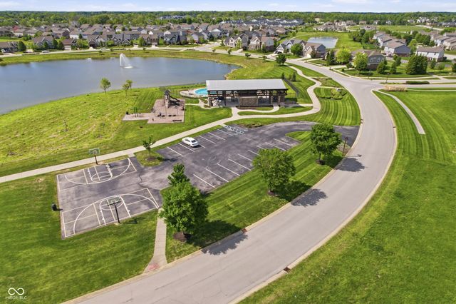 8701 N Dresden Drive, Mccordsville, IN 46055