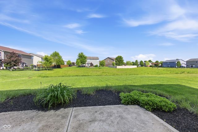 8701 N Dresden Drive, Mccordsville, IN 46055