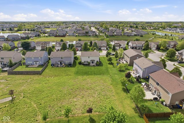 8701 N Dresden Drive, Mccordsville, IN 46055